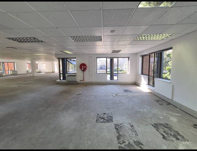 338M² OFFICE TO LET IN WOODMEAD